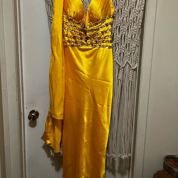 Prom dress - Picture 2 of 2